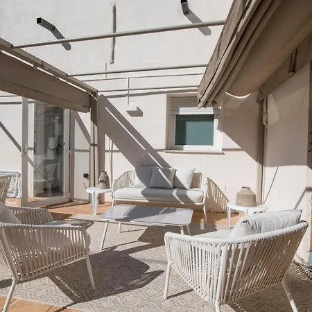 Acogedor Con Jardin En 3 Apartamento *