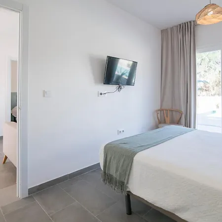 Acogedor Con Jardin En 3